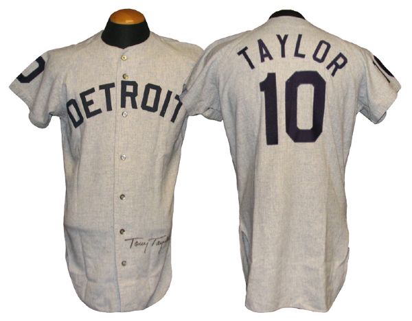 1971 Tony Taylor Detroit Tigers Game-Used Signed Jersey