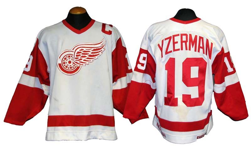 1993-94 Steve Yzerman Detroit Red Wings Game Worn Jersey - Team