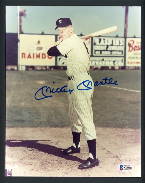 Mickey Mantle Autographed Photo Beckett