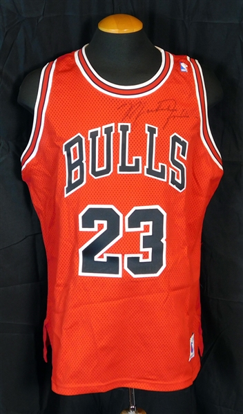 Michael Jordan Signed Chicago Bulls Jersey JSA